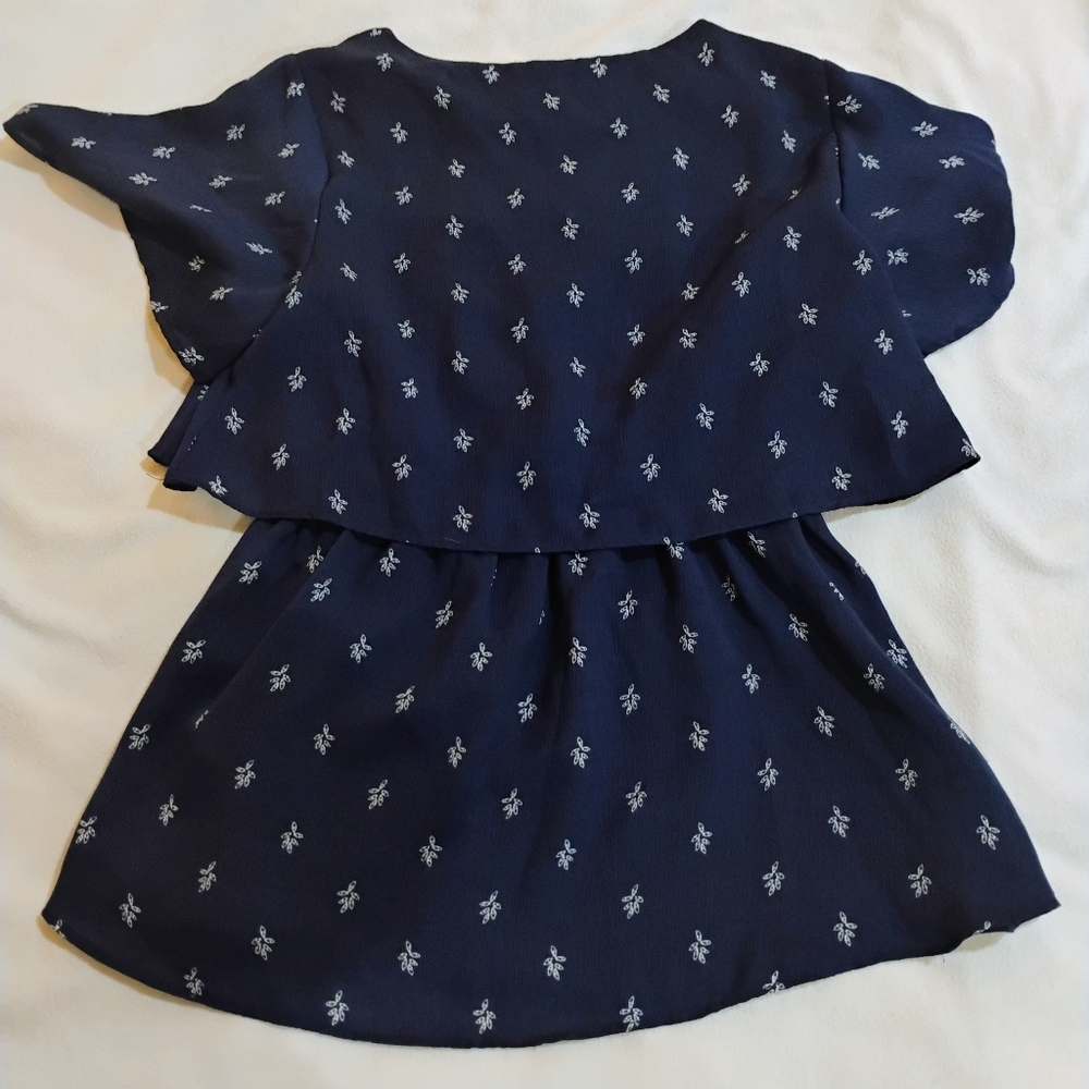 Andree Navy Blouse with White Accents - Picture 5 of 7